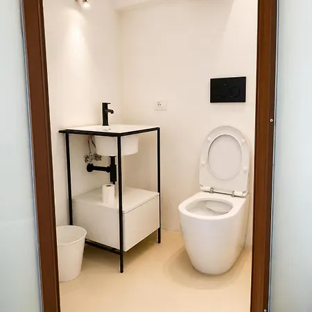 Paralleli Πανσιόν
